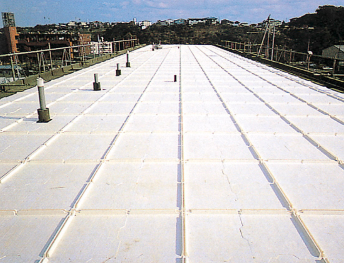 屋根（屋上）伸縮目地機能付EPS成形品